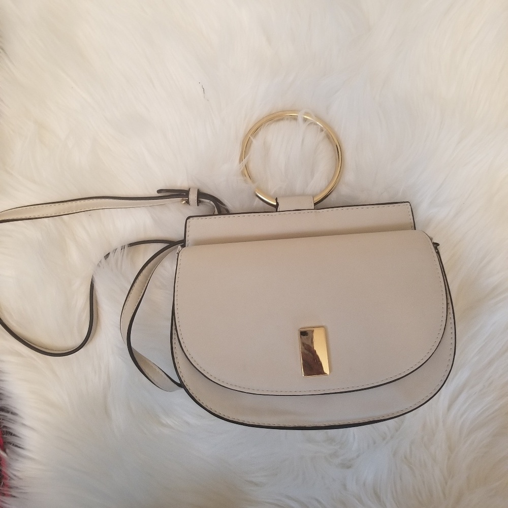 White/ eggshell crossbosy bag